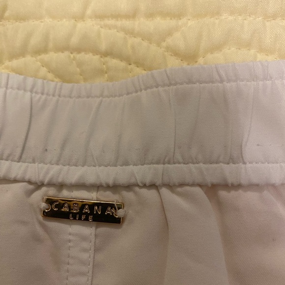 NWT Men’s or Women’s Cabana Life White Cargo Shorts Lightweight and Versatile - Picture 8 of 9